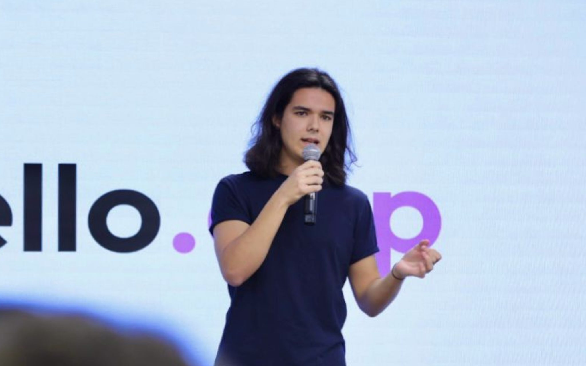 Álvaro Pintado the 19 Year Old CEO of hello app Announces Their 300K